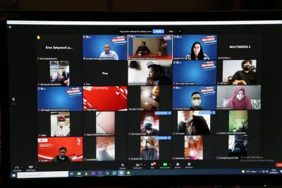 Webinar Menuju Merdeka Literasi Keuangan yang digelar secara virtual di Surabaya, Jawa Timur, Selasa (31/8/2021).