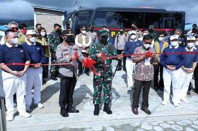 Panglima TNI Marsekal TNI Hadi Tjahjanto meresmikan 1.500 Perumahan Cinta Kasih di Kelurahan Tondo Kecamatan Palu Utara, Jumat (3/9/2021).