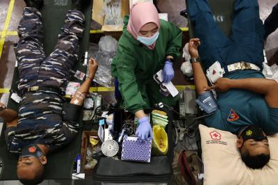 Pelaksanaan donor darah bertema 