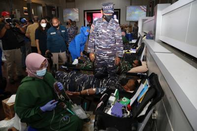Pelaksanaan donor darah bertema 