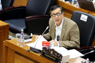 Menteri Hukum dan Hak Asasi Manusia Yasonna H Laoly rapat kerja di ruang Komisi, Nusantara 1, Kompleks Parlemen, Jakarta, Rabu (15/9/2021).