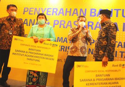 Penyerahan bantuan CSR sarana dan prasarana ibadah di Medan, Sumatera Utara, Kamis (16/9/2021).