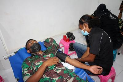 Serbuan vaksinasi Covid-19 di Lapangan Tembak Perbakin Distrik Abepura, Kota Jayapura, Rabu (15/9/2021).