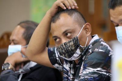 Terdakwa Stepanus Robin Pattuju menjalani sidang lanjutan bersama Maskur Husain di Pengadilan Tipikor, Jakarta, Senin (20/9/2021).