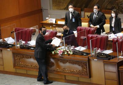 Sidang Paripurna DPR ke-5 Masa Persidangan I Tahun Sidang 2021-2022 di Kompleks Parlemen Senayan, Jakarta, Selasa (21/9/2021).