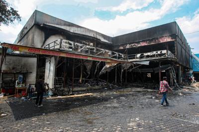 Suasana pasca kebakaran Cahaya Swalayan di Cilandak KKO, Jakarta Selatan, Rabu (22/9/2021).