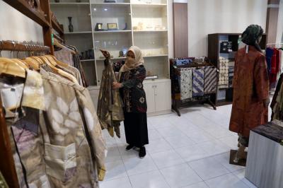 Inovasi Disperindag Jatim berupa Program Pondok Kurasi dan Gerai Bangga Buatan Indonesia (BBI) 3600, di Jawa Timur, Kamis (23/9/2021).