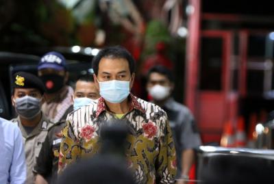 Wakil Ketua DPR RI Azis Syamsuddin saat tiba di Gedung KPK, Jakarta, Jumat (24/9/2021).