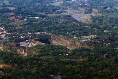 Penampakan pertambangan galian C di kawasan Ngoro, Mojokerto, Jawa Timur, Minggu (26/9/2021).