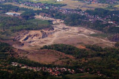 Penampakan pertambangan galian C di kawasan Ngoro, Mojokerto, Jawa Timur, Minggu (26/9/2021).