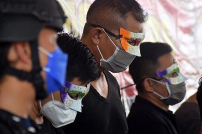 Pengungkapan kasus praktek seks sesama jenis (gay), di Mapolda Jateng, Semarang, Jawa Tengah, Senin (27/9/2021).