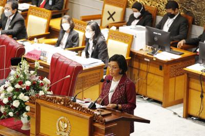 Rapat Paripurna DPR Ke-6 Masa Persidangan I Tahun Sidang 2021-2022 di Kompleks Parlemen, Senayan, Jakarta, Kamis (30/9/2021).