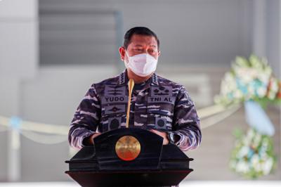Kasal Laksamana TNI Yudo Margono saat menandatangani peresmian renovasi gedung Laut Koral Aman Jaya di Kelapa Gading, Jakarta Utara, Jumat (1/10/2021).