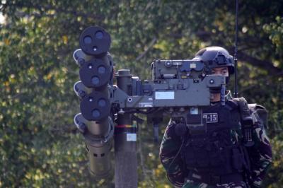 Upacara peringatan HUT ke-76 TNI dan HUT ke-71 Kodam IV/Diponegoro di Lapangan Makodam IV Diponegoro, Semarang, Jawa Tengah, Selasa (5/10/2021).