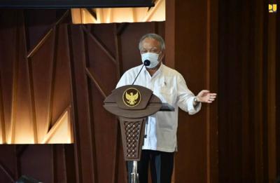 Menteri PUPR Basuki Hadimuljono meresmikan Operasionalisasi Lembaga Sertifikasi Badan Usaha melalui Online Single Submission di Jakarta, Selasa (5/10/2021).