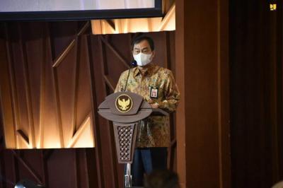 Menteri PUPR Basuki Hadimuljono meresmikan Operasionalisasi Lembaga Sertifikasi Badan Usaha melalui Online Single Submission di Jakarta, Selasa (5/10/2021).