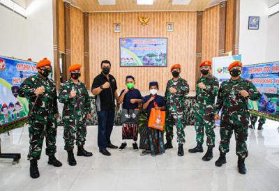 Anak-anak saat mengikuti khitanan massal yang digelar Wing 1 Paskhas di Aula Suparni Batalyon Komando 461 Pashkas, Halim Perdanakusuma, Kamis (7/10/2021).