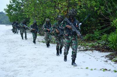 Prajurit Korps Marinir TNI AL berhasil menghancurkan instalasi radar musuh yang berada di Pantai Tanjung Kelayang Bangka Belitung.