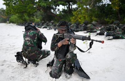 Prajurit Korps Marinir TNI AL berhasil menghancurkan instalasi radar musuh yang berada di Pantai Tanjung Kelayang Bangka Belitung.