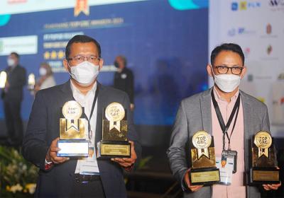 Direktur Utama PT Bank Tabungan Negara (Persero) Tbk Haru Koesmahargyo menerima penghargaan The Most Committed GRC Leader 2021 di Jakarta, Kamis (7/10/2021).