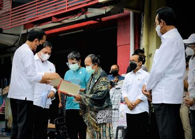 Presiden Joko Widodo mengawali kunjungan kerja di Daerah Istimewa Yogyakarta, Sabtu (9/10/2021).