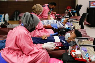 Ketua MNC Peduli Jessica Tanoesoedibjo saat meninjau kegiatan donor darah di iNews Tower, MNC Center, Kebon Sirih, Jakarta Pusat, Rabu (13/10/2021).