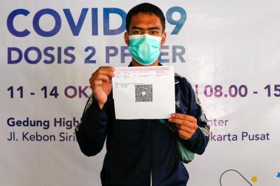 Ketua MNC Puduli Jessica Tanoesoedibjo saat meninjau Sentra Vaksinasi Dosis 2 MNC Peduli di Gedung HighEnd, MNC Center, Jakarta Pusat, Rabu (13/10/2021).