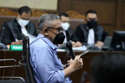 Terdakwa Mantan Direktur Utama PT Pelindo II (Persero) Richard Joost Lino menjalani sidang lanjutan di Pengadilan Tipikor, Jakarta, Rabu (13/10/2021).