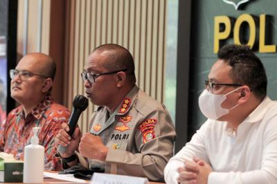 Pengungkapan kejahatan siber (cyrbercrime) yang merugikan nasabah Bank BTPN di Polda Metro Jaya, Jakarta, Rabu (13/10/2021).