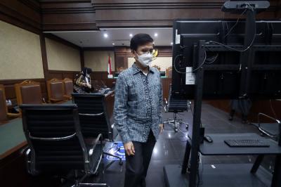 Terdakwa Mantan Direktur Utama Perumda Pembangunan Sarana Jaya, Yoory Corneles Pinontoan menjalani sidang perdana di Pengadilan Tipikor, Kamis (14/10/2021).