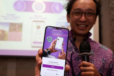 Chief Commercial Officer Amartha, Hadi Wenas, mejabarkan Platform Peer-to-Peer Lending Amartha+ di Surabaya, Jawa Timur, Jumat (15/10/2021).