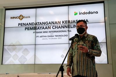 Penandatanganan kerja sama pembiayaan channeling PT Bank MNC Internasional Tbk dengan PT Artha Dana Teknologi (Indodana) di Jakarta, Kamis (14/10/2021).