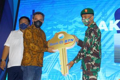 Kegiatan akad kredit massal di Pasuruan, Jawa Timur, Jumat (15/10/2021).