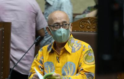 Kiagus Emil Fahmy Cornain menjalani sidang di Pengadilan Tipikor, Jakarta, Senin (18/10/2021).