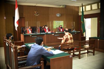Suasana sidang Gugatan antara P3SRS Apartment Mangga Dua Court dengan bekas pengembang PT Duta Pertiwi Tbk/Sinarmas di PN Jakarta Utara, Senin (18/10/2021).