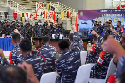 Kepala Staf Angkatan Laut Laksamana TNI Yudo Margono menyampaikan arahan saat Tactical Floor Game (TFG) di Mako Koarmada I, Jakarta, Selasa (19/10/2021).