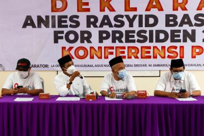 Relawan yang mengatasnamakan ANIES saat deklarasi Anies Baswedan for Presiden 2024 di Gedung Joeang 45, Menteng, Jakarta Pusat, Rabu (20/10/2021).
