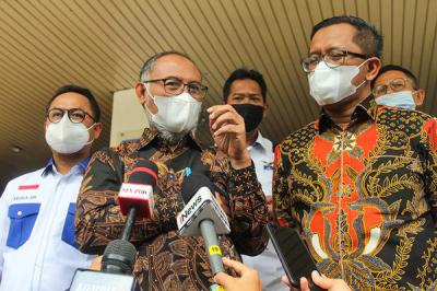 Pengacara Partai Demokrat Kubu AHY Bambang Widjojanto memberikan keterangan sebelum sidang lanjutan gugatan AD/ART Partai Demokrat di PTUN, Kamis, (21/10/2021).