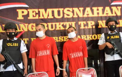 Gelar barang bukti narkotika jenis sabu sebelum dimusnahkan di Kantor Ditresnarkoba Jateng, Semarang, Jawa Tengah, Kamis (21/10/2021).