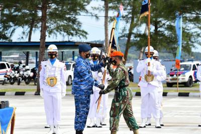 Kasau Marsekal TNI Fadjar Presetyo meresmikan empat satuan baru guna memperkuat pertahanan wilayah udara Indonesia di Ranai Jumat (22/10/2021).