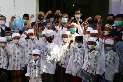 Khitanan Massal yang digelar BKRSFK bersama Puspas Unair, di Yayasan SDI Himmatun Ayat, Tegalsari, Surabaya, Minggu (24/10/2021).