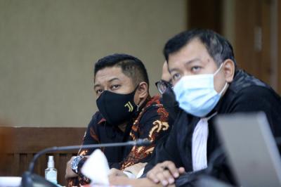 Sidang lanjutan Terdakwa penyidik KPK Stepanus Robin Pattuju dan Maskur Husain (Pengacara) di Pengadilan Tipikor, Jakarta, Senin (25/10/2021).