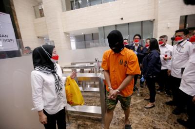 Rilis kasus pinjaman online ilegal di Bareskrim Mabes Polri, Jakarta, Senin (25/10/2021).