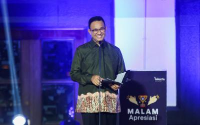 Gubernur Anies Baswedan saat memberikan sambutan dalam acara malam Apresiasi Jakpreneur Fest 2021, di Museum Bank Mandiri, Jakarta, Minggu (24/10/2021).