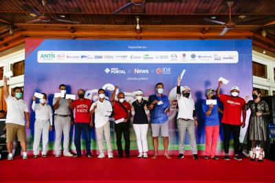 Peserta saat bertanding golf dalam acara IDX Channel Golf Tournament 2021 di Pondok Indah Golf Course, Jakarta Selatan, Sabtu (30/10/2021).