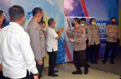 Kapolda Jateng Irjen Pol Ahmad Lutfi bersama pejabat utama (PJU) Polda Jateng mengunjungi Kantor MNC Media di Semarang, Jawa Tengah, Senin (1/11/2021).