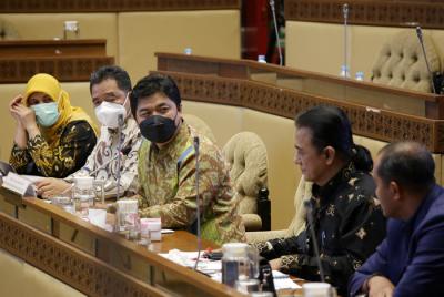 Rapat dengar pendapat umum dengan Komisi II DPR RI di Kompleks Parlemen, Senayan, Jakarta, Selasa, (2/11/2021).