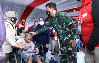 Panglima TNI Marsekal TNI Hadi Tjahjanto menghadiri acara Dukungan Psikososial Bagi Anak-Anak Terdampak Covid-19 di Jakarta Selatan, Selasa (2/11/2021).