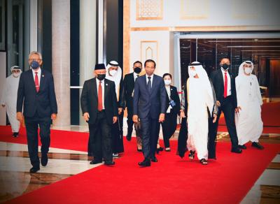 Presiden Joko Widodo tiba di Abu Dhabi, Persatuan Emirat Arab (PEA) pada Selasa, 2 November 2021.