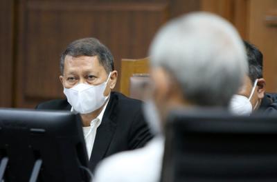 Terdakwa Mantan Direktur Utama PT Pelindo II Richard Joost Lino menjalani sidang lanjutan di Pengadilan Tipikor, Jakarta, Rabu  (3/11/2021).